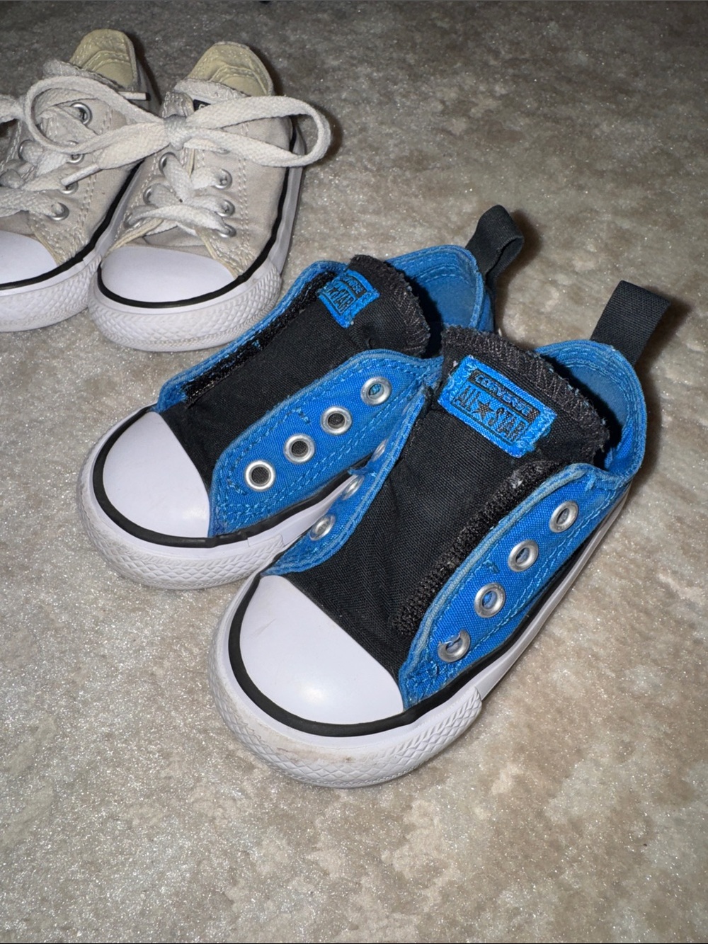 Converse Kids Canvas Sneaker Pair in White and Blue - Picture 3 of 3